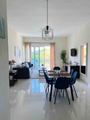 Spacious 1 BDR Apartment ~ Pool ~ fast WIFI